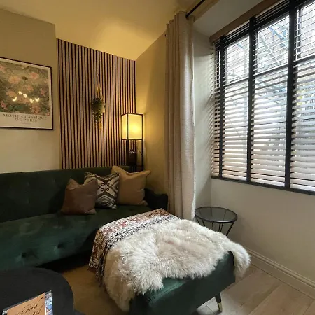 Chic Garden Escape In Clifton * Bristol