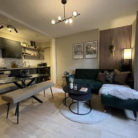 Chic Garden Escape In Clifton * Bristol