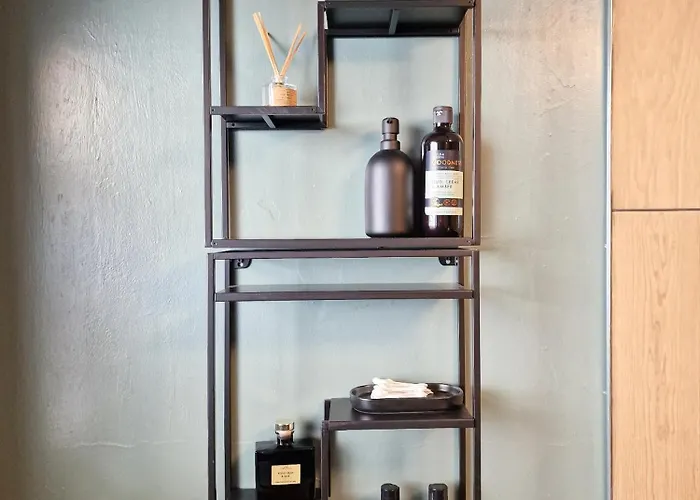 Chic Garden Escape In Clifton Apartamento *