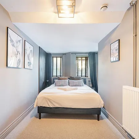 Chic Garden Escape In Clifton * Bristol